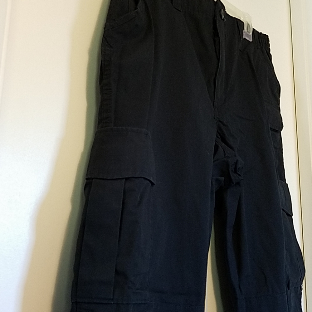 Mens' Black Cargo Pants - Picture 3 of 5
